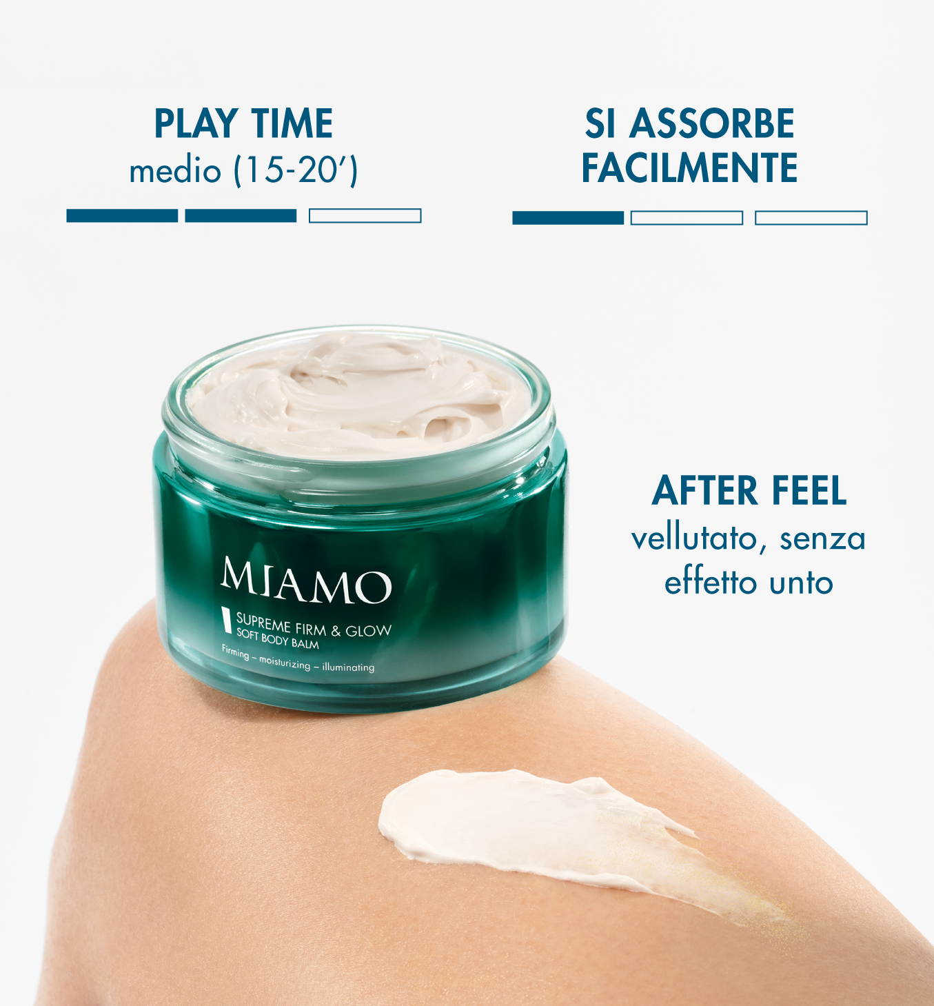 Vasetto aperto di AGE REVERSE MASQUE con tappo color argento appoggiato su un lato