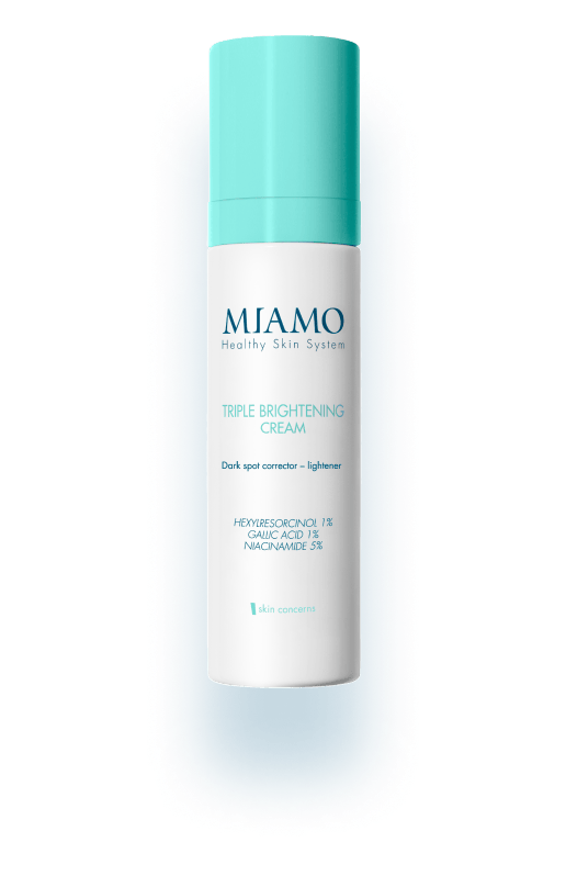 Tripla Brightening Cream su sfondo bianco